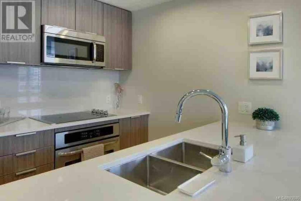 Lovely Downtown 2 Bedroom Condo With Free Parking Victoria Extérieur photo